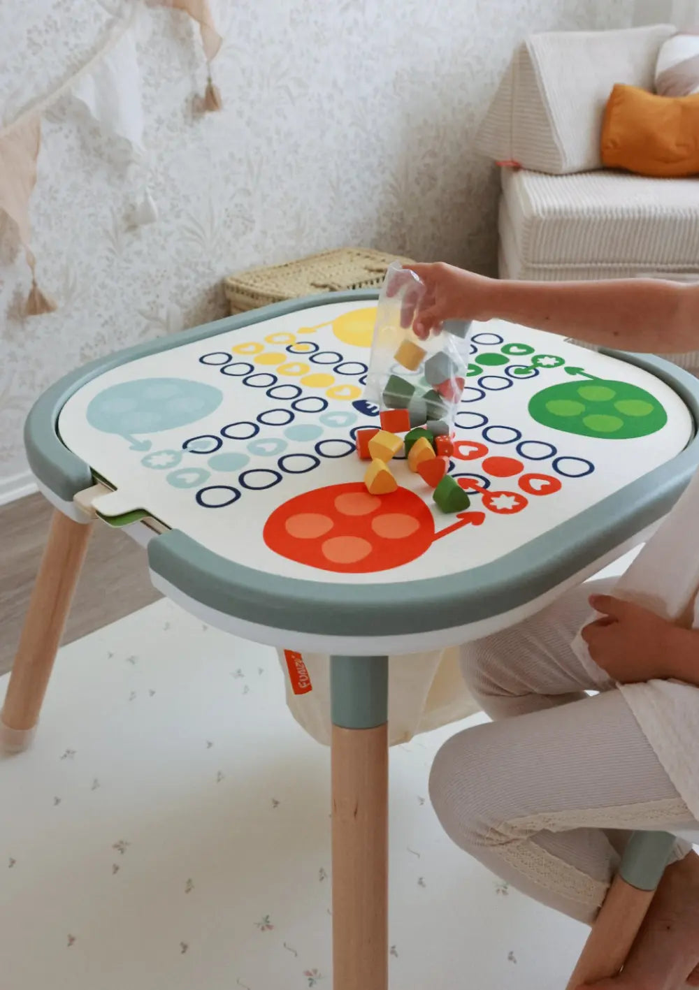 Funzy Spieltisch & Stühle Set Pastell Grün