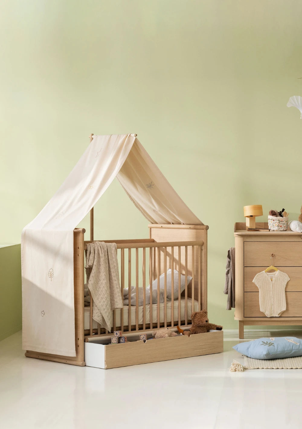 Oliver Furniture Betthimmel mit Stickerei für Babybett 'Camp Novel' ungefärbt