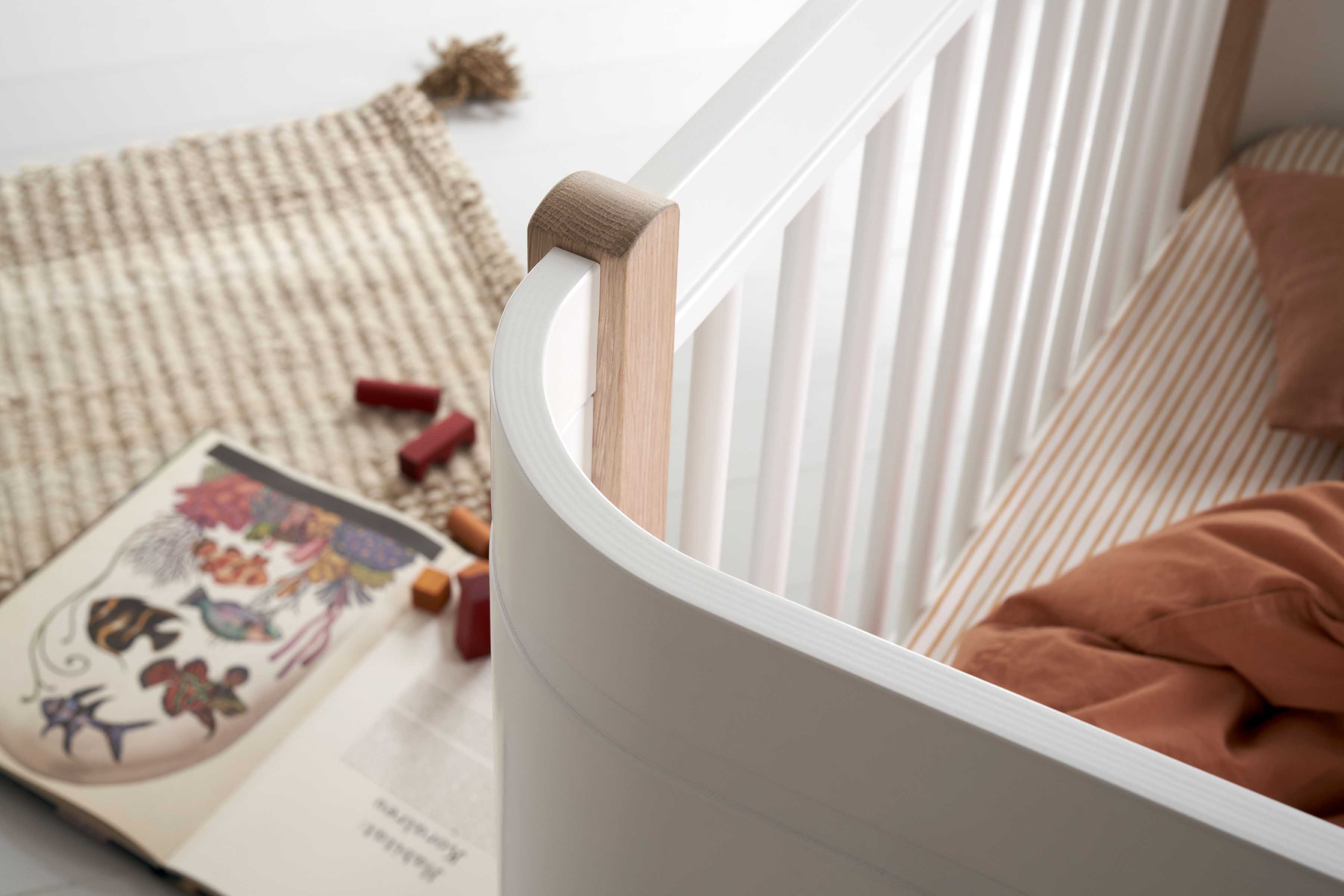 Babybett 'Wood Mini+' Weiß / Eiche 122-162 x 68 cm
